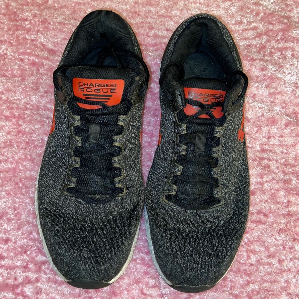 Under Armour men athletic shoes, size 9.5